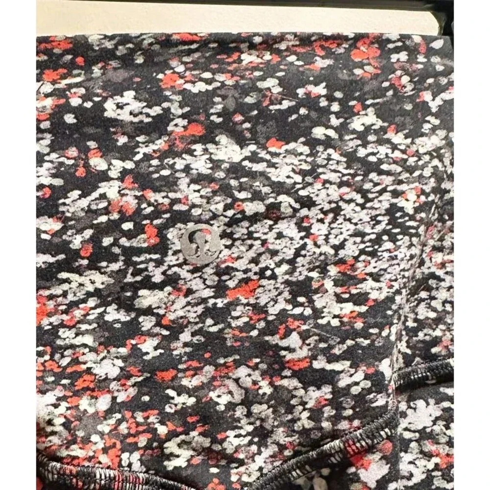 Lululemon Leggings in Water Blossom Multi Print